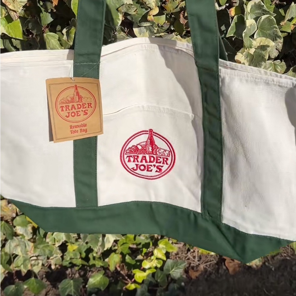 EXTREMELY LIMITED full size Trader Joe’s green tote
